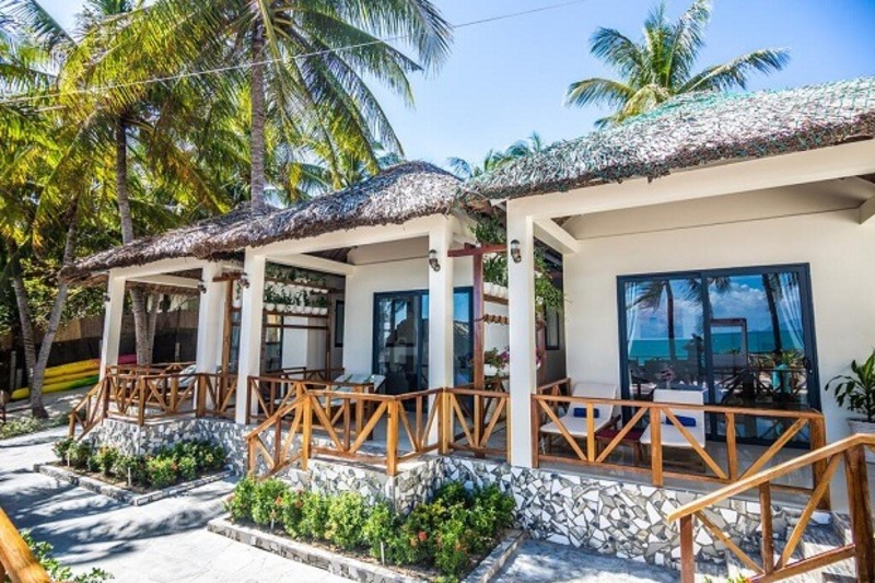 Bungalow tre/nứa, mái lá (phong cách Rustic/Tropical)